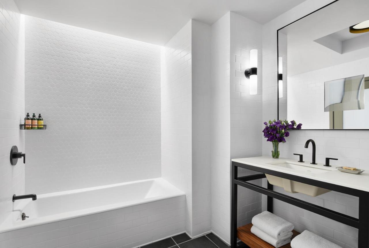 Manhattan One-Bedroom King Suite