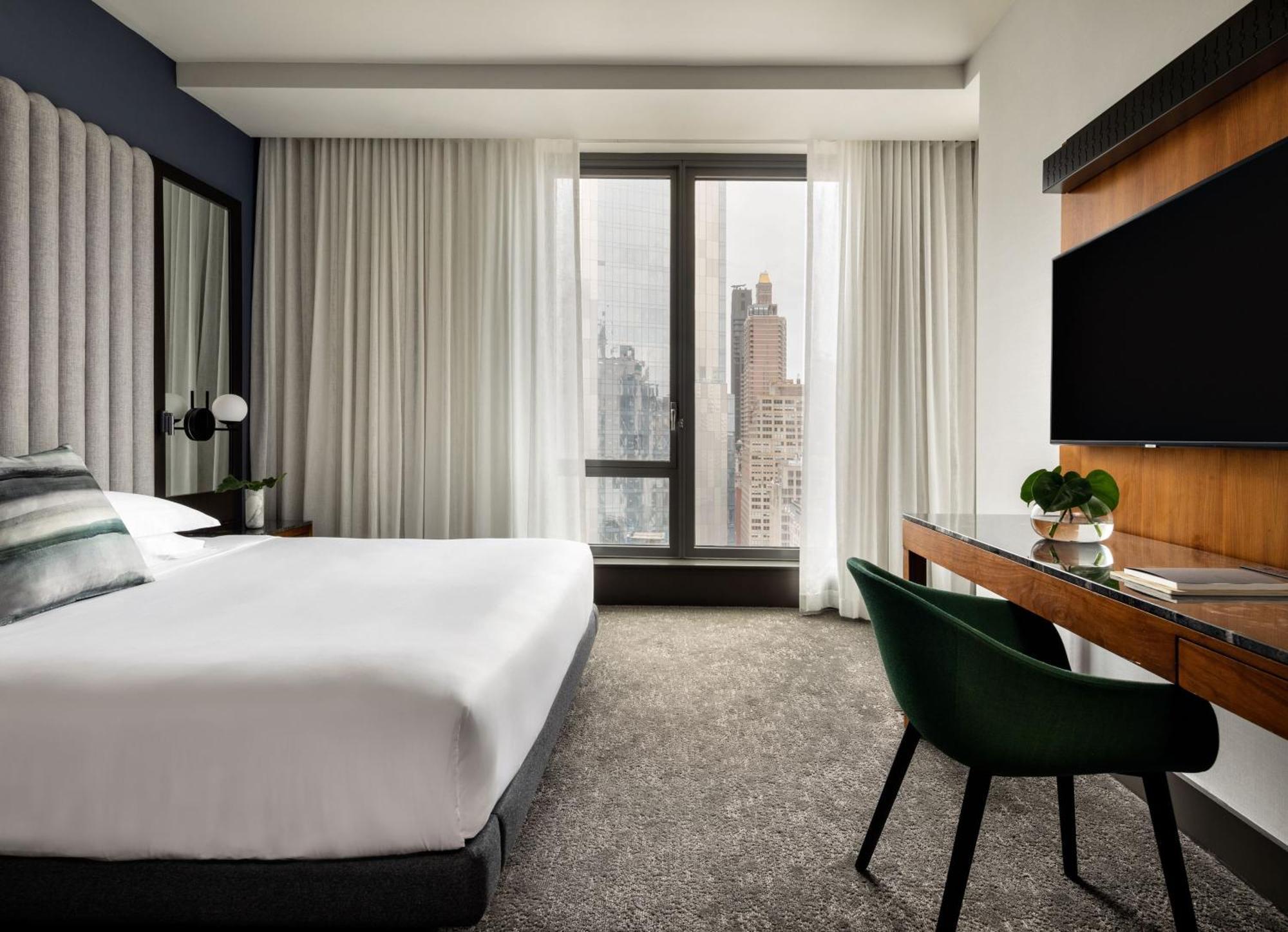 Premium King Room City View