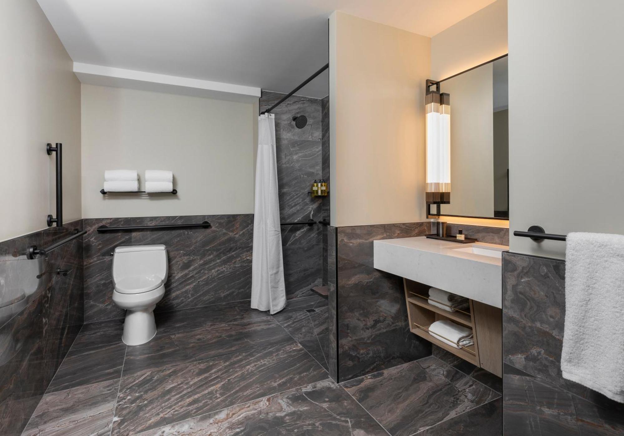One-Bedroom King Suite - Mobility Accessible/High Floor