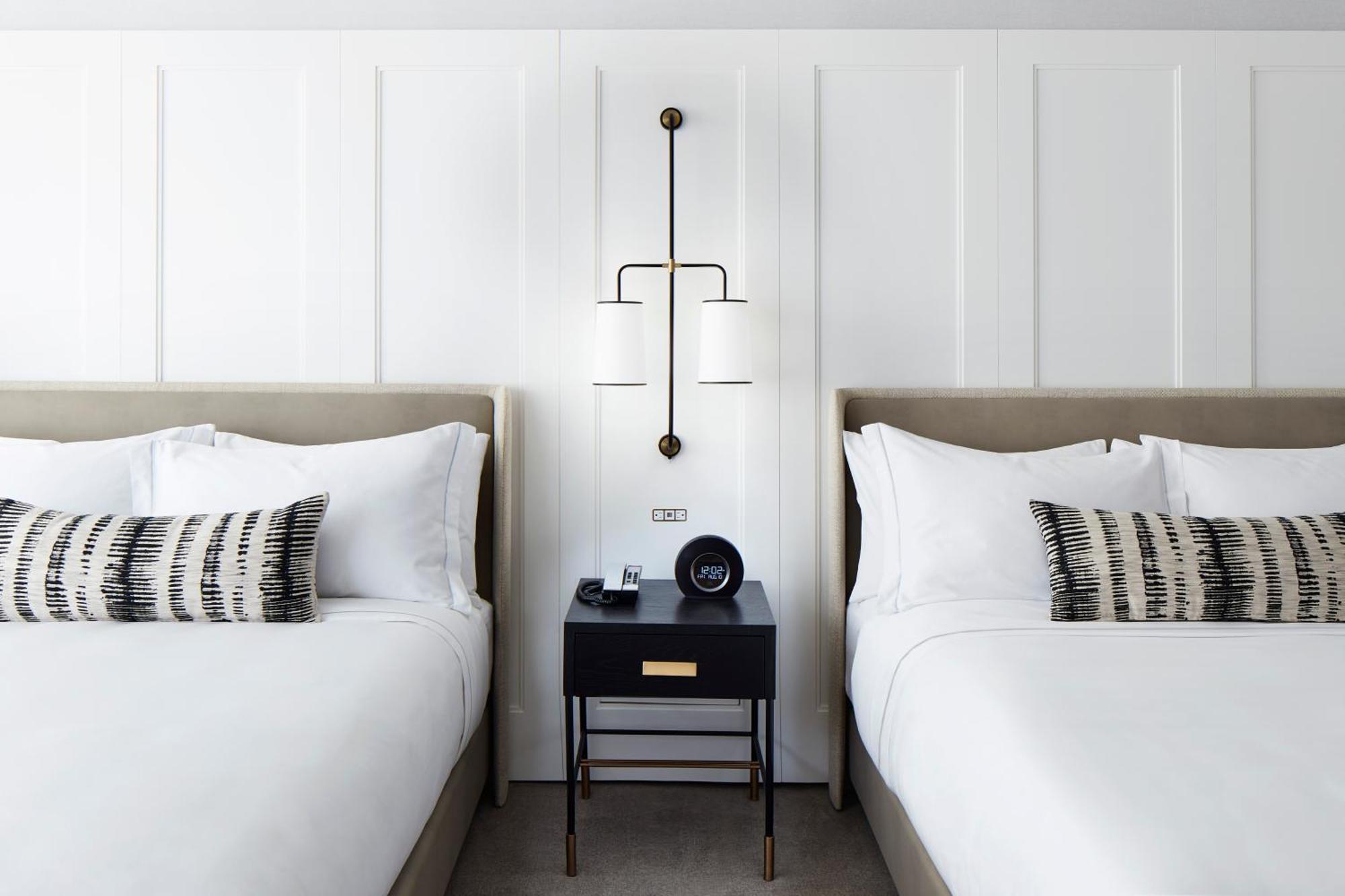 One-Bedroom Suite Two Queen Beds City View