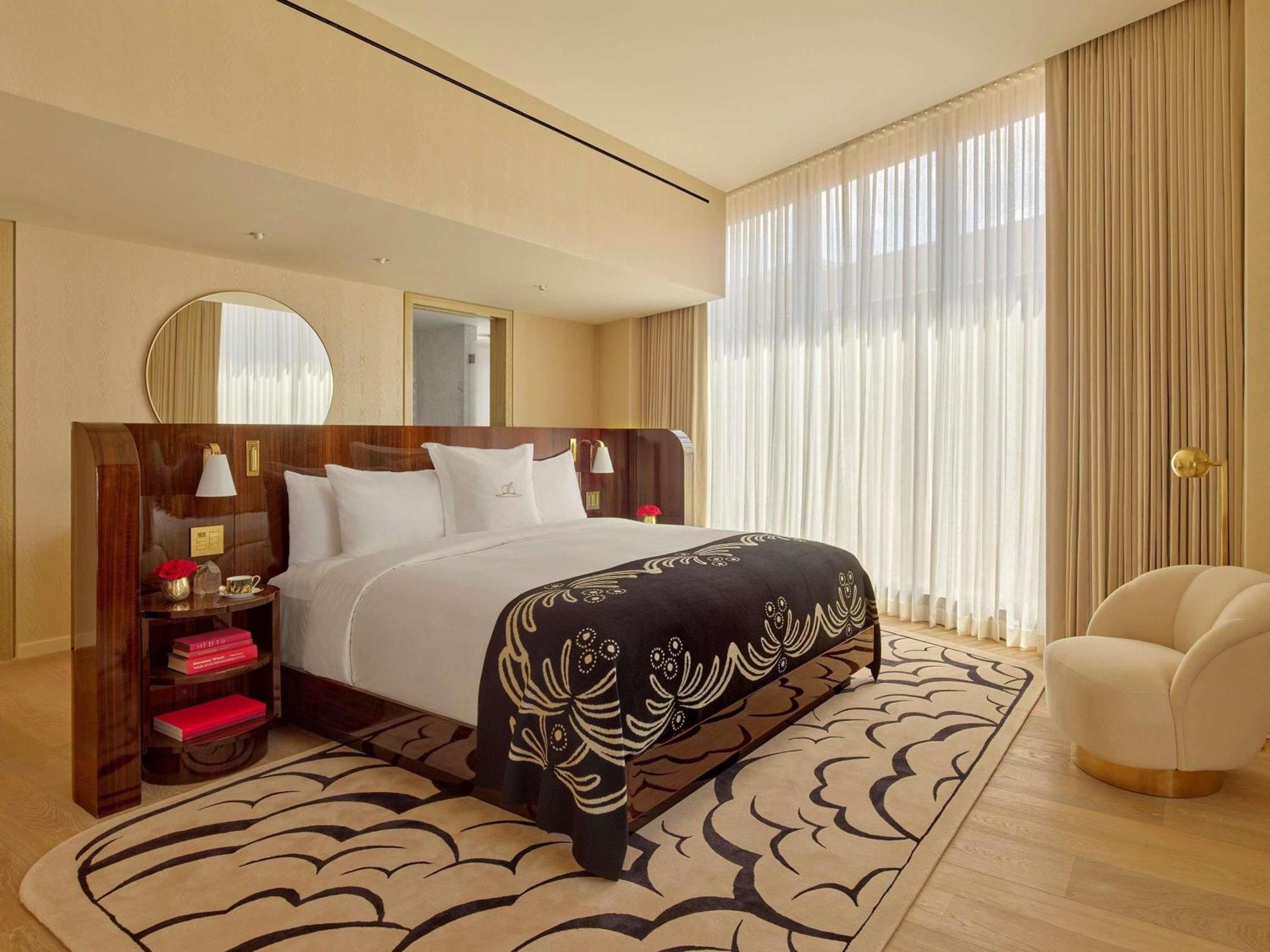 Deluxe One Bedroom Suite Mobility Accessible