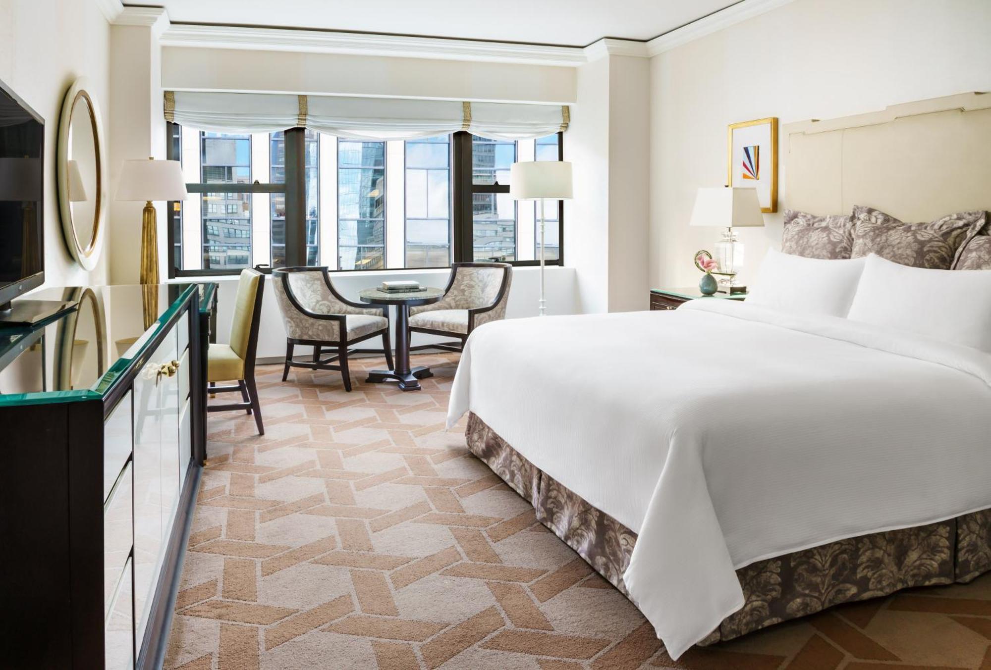 SUPERIOR ROOM WITH KING BED