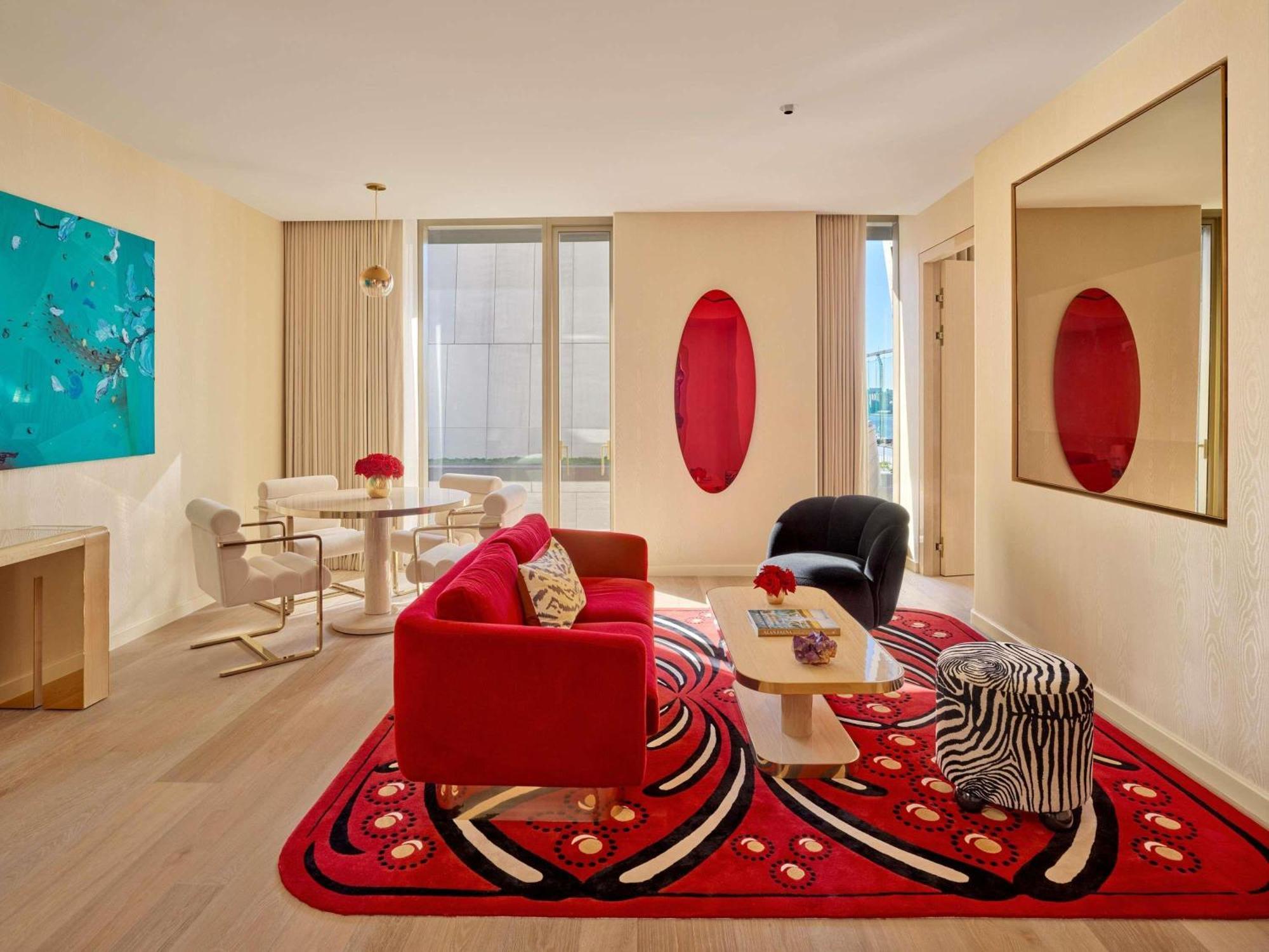 Deluxe One Bedroom Suite Mobility Accessible