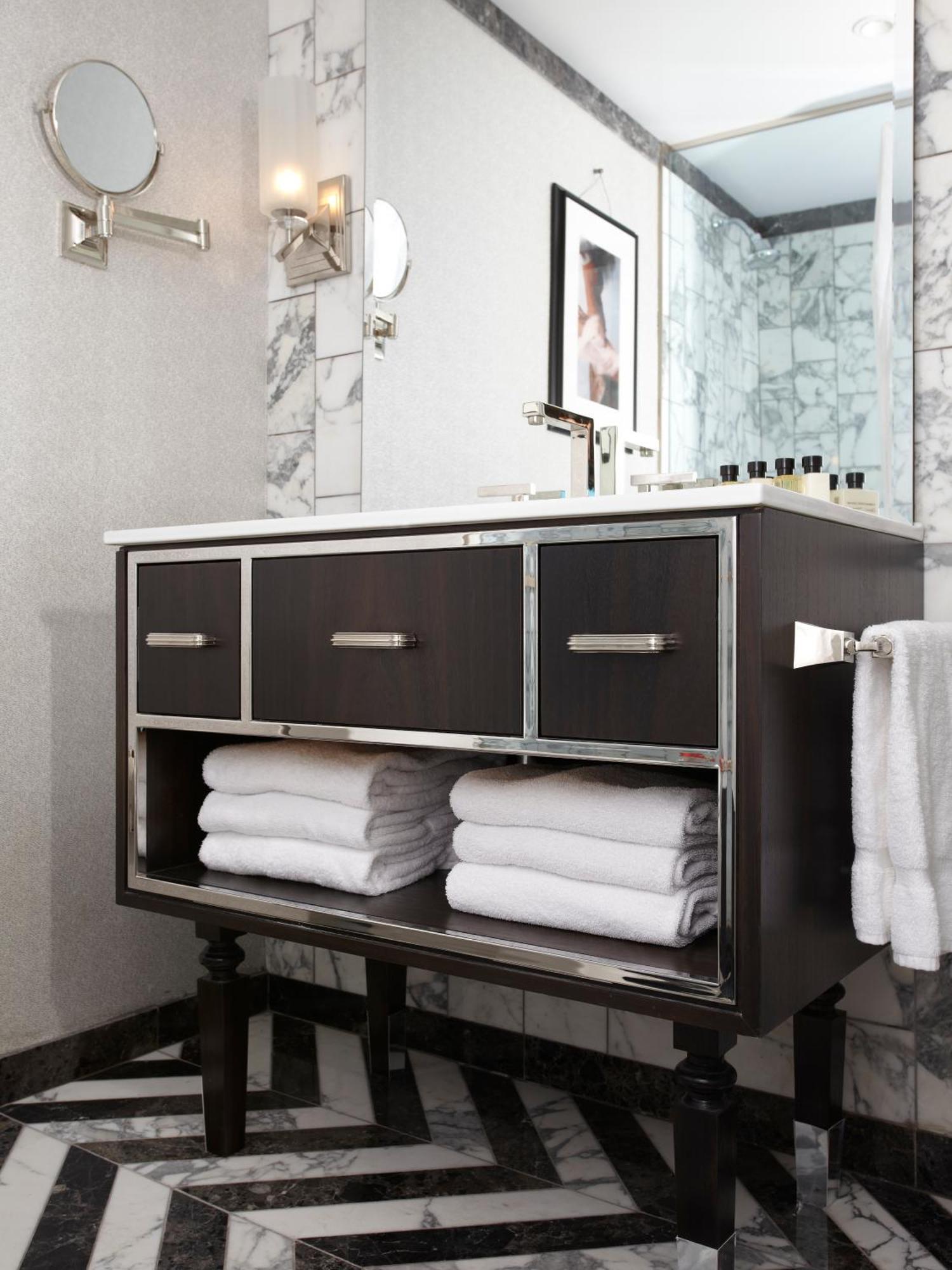 Deluxe Queen Room,280797609:JPEG